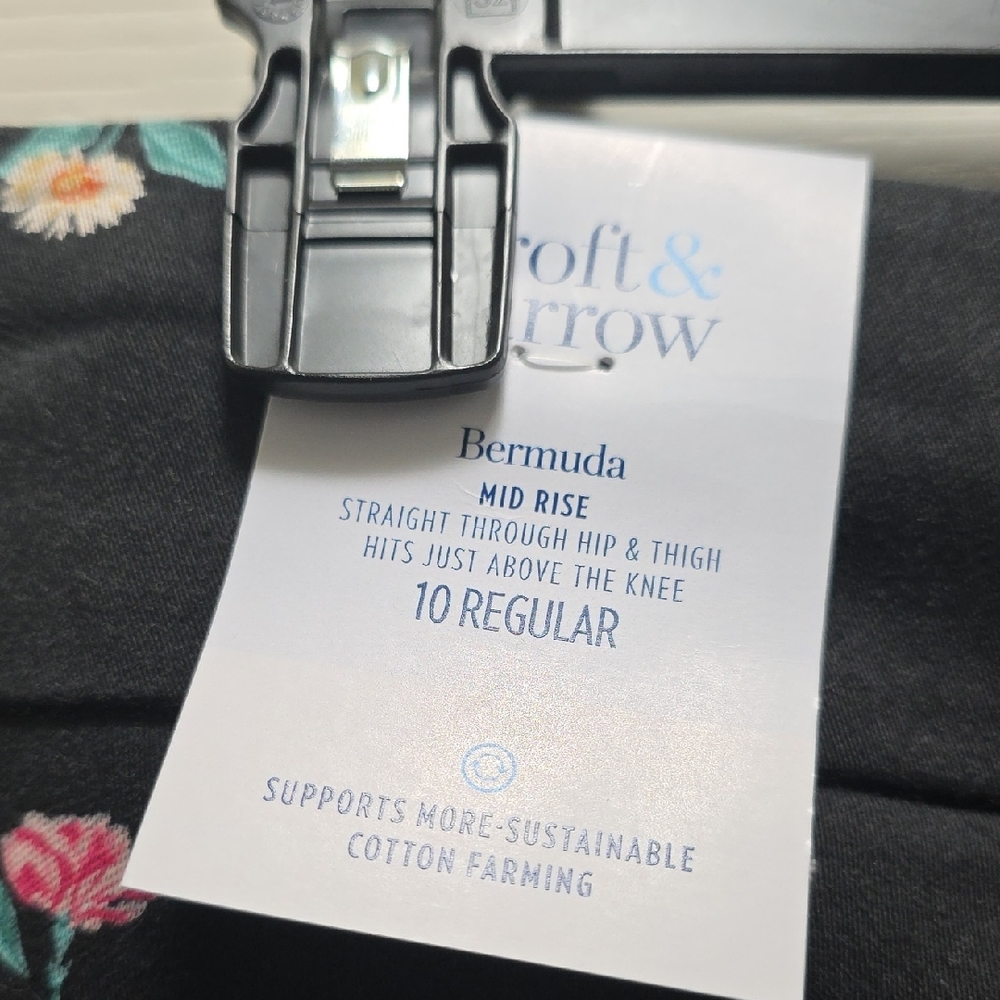 Croft & Barrow Blue Floral Women's Bermudas - Picture 6 of 7